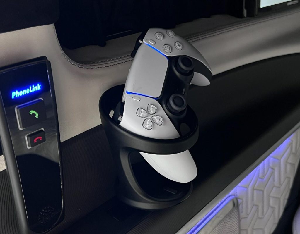 Mercedes Benz The Goyard Ivory Landjet-4