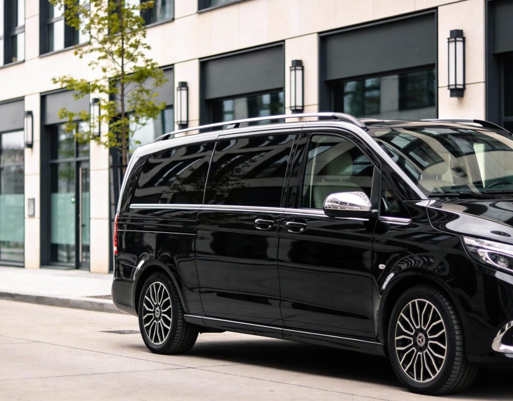 black-mercedes-benz-v-class-with-no-human__30566